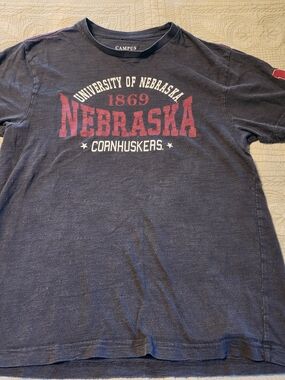 Campus Heritage Navy Tee with Red Nebraska Graphic